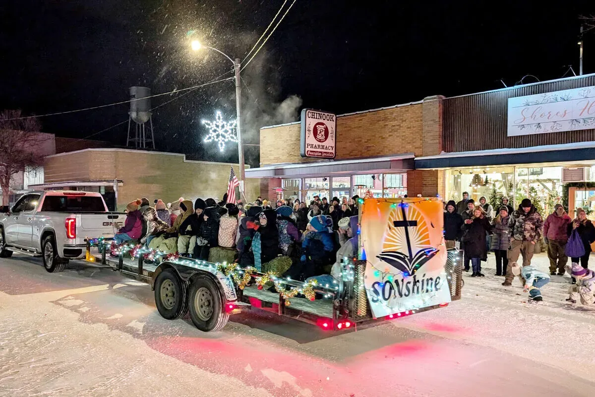 Parade of Lights and Christmas Stroll in Chinook