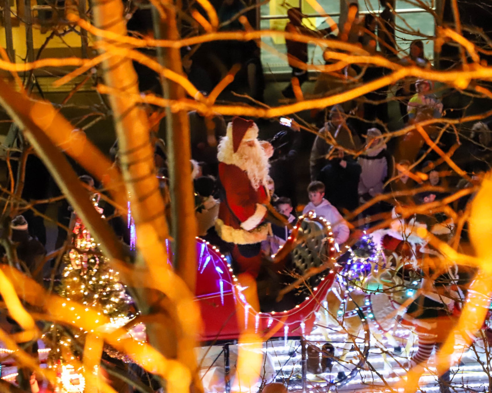 Deck The Falls - Clash at the Course