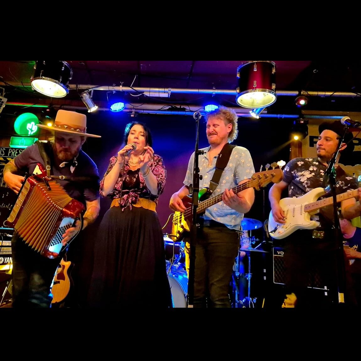 The Hello Darlins in Stanford