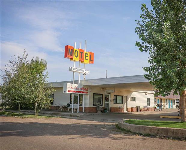 Hi-Line Motel: 