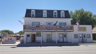 Lazy B Bar & Cafe: 