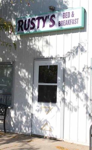 Rusty's B&B: entry