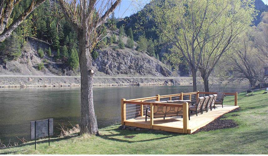 Flatwater Lodge: 