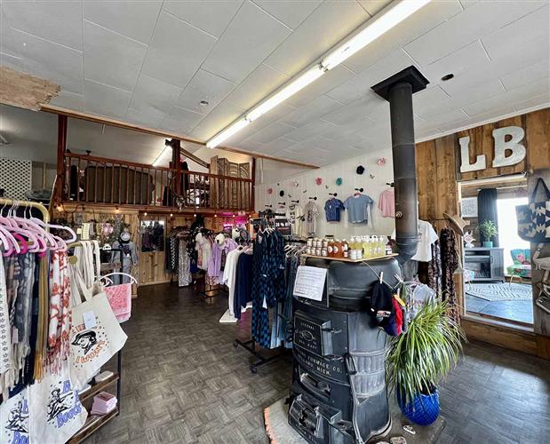 Lightning Bug Coffee Shop & Boutique: 