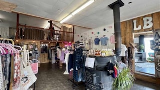 Lightning Bug Coffee Shop & Boutique: 