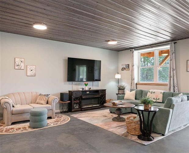 Lewistown Pine View Retreat: 