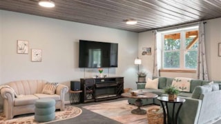 Lewistown Pine View Retreat: 
