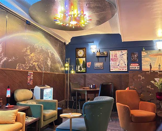 Atomic Underground Lounge: 