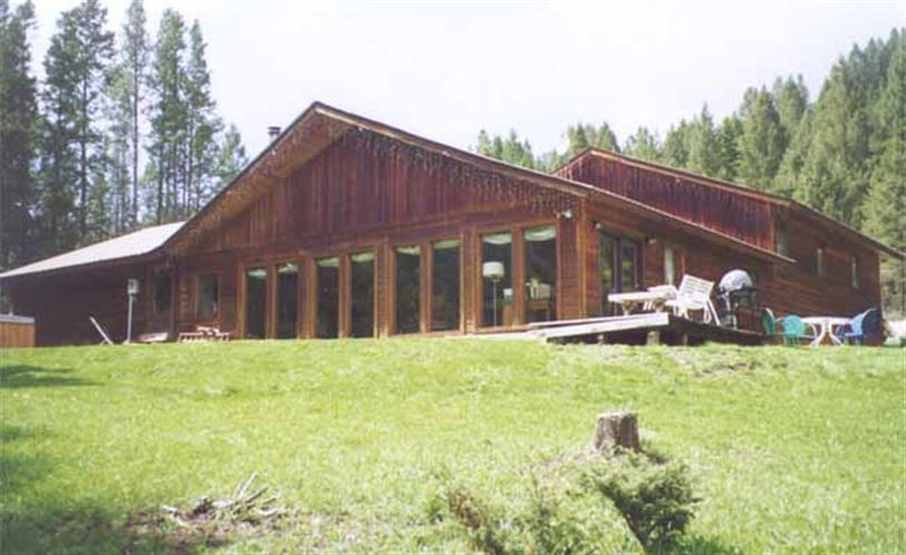 Montana Sunrise Lodge: Summer exterior