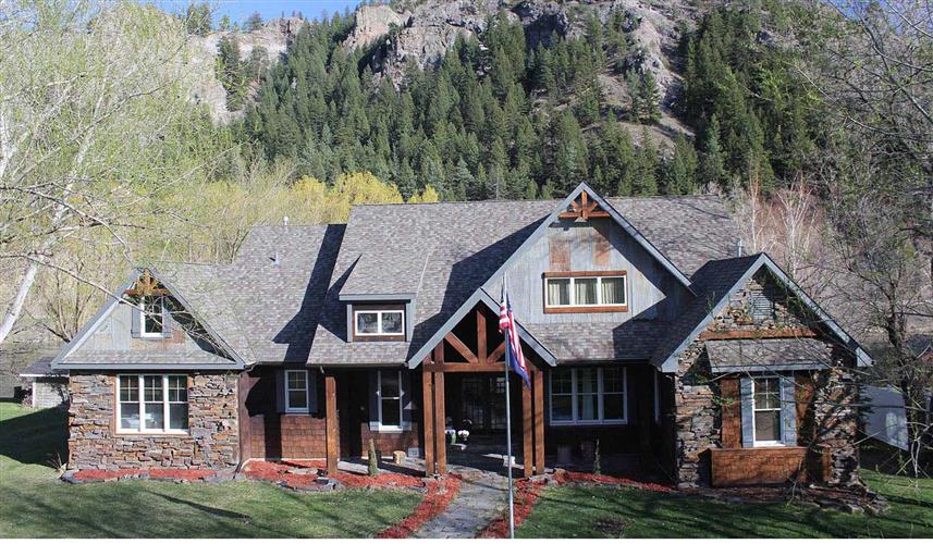 Flatwater Lodge: 