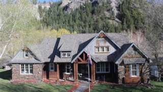 Flatwater Lodge: 