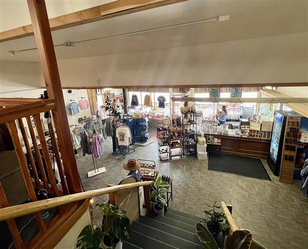 Lightning Bug Coffee Shop & Boutique: 