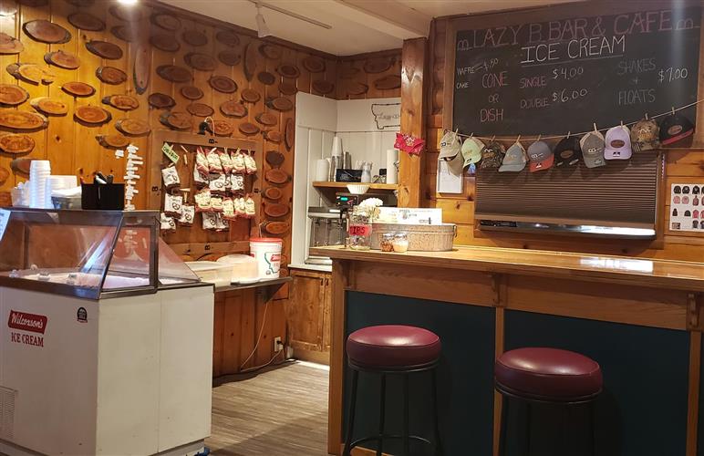 Lazy B Bar & Cafe: 