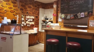 Lazy B Bar & Cafe: 