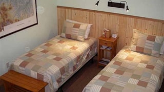 CrossCurrents Fly Shop Lodging: Fish Inn Motel