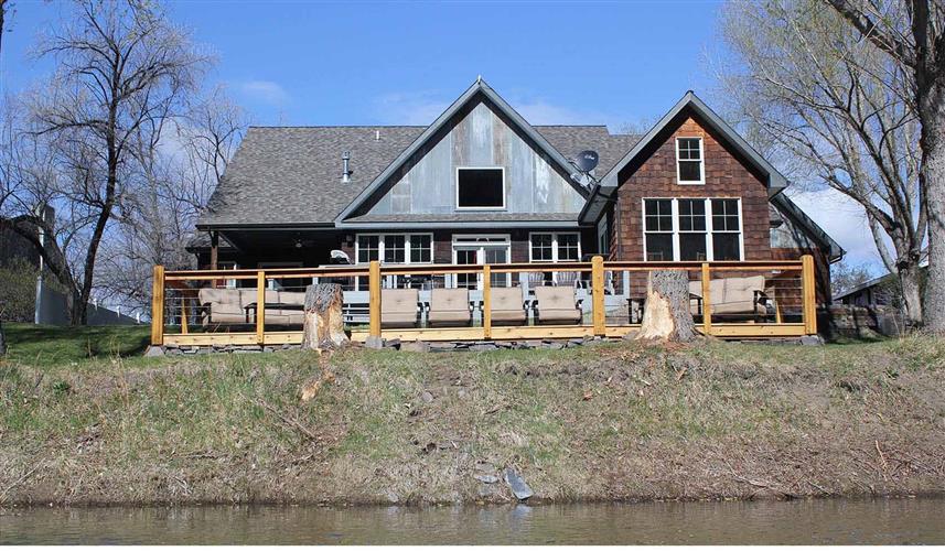Flatwater Lodge: 