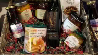Brooks Market and Deli: 