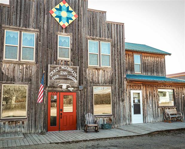 Crazy Mountain Inn: 