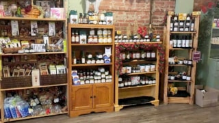Brooks Market and Deli: 